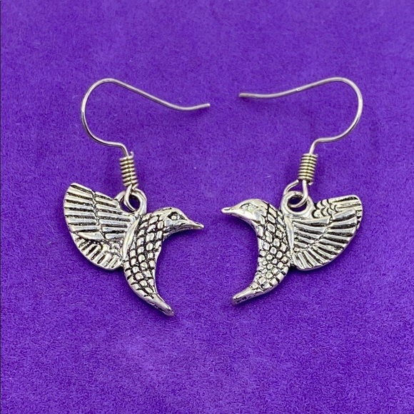 💛 Classic Silver Hummingbird Earrings - Picture 1 of 3